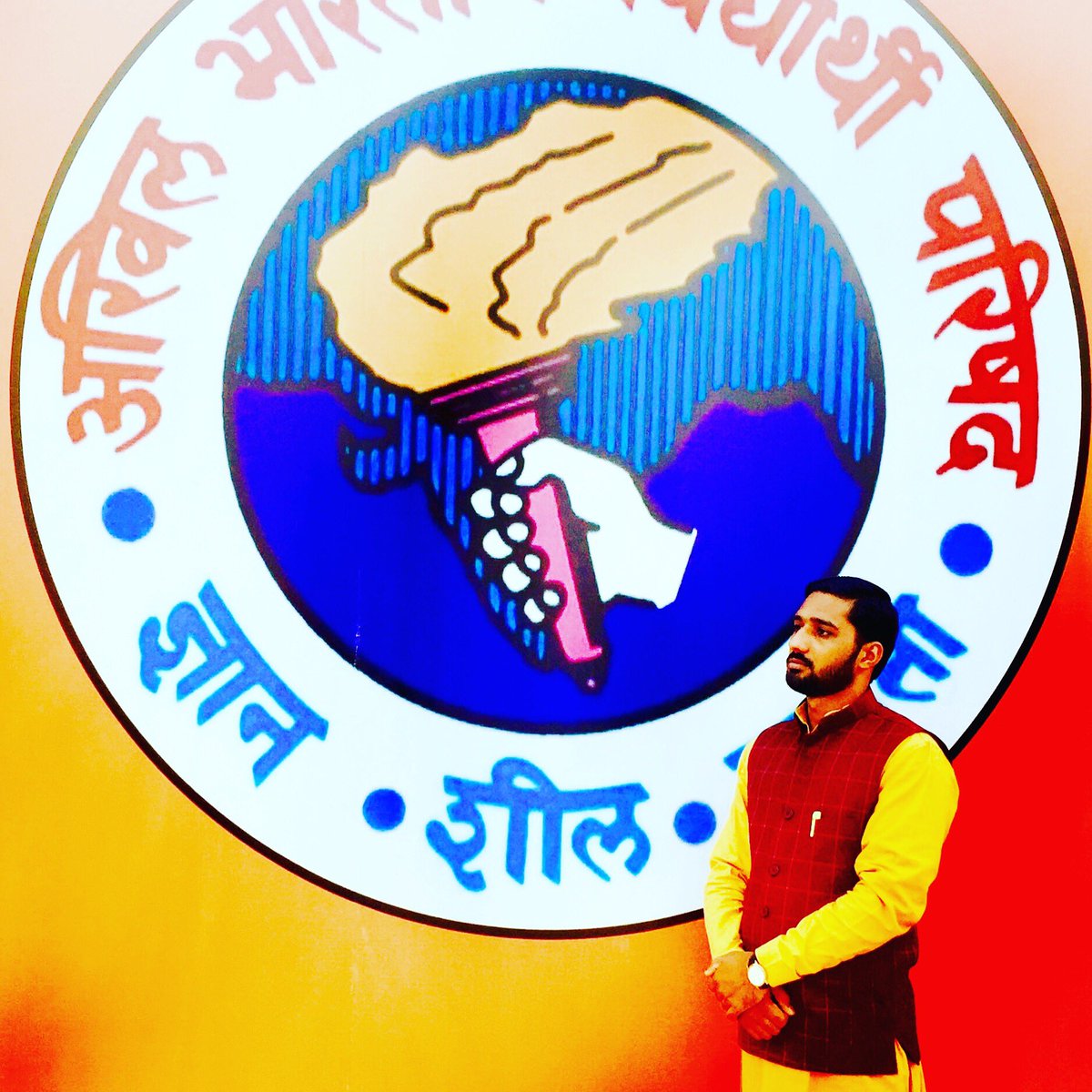 R_HiteshYadav's tweet photo. अपना भी एक चैलेंज
#JoinAbvpChallenge
https://t.co/H5NYiMvDgO https://t.co/R5ztZBWN9B