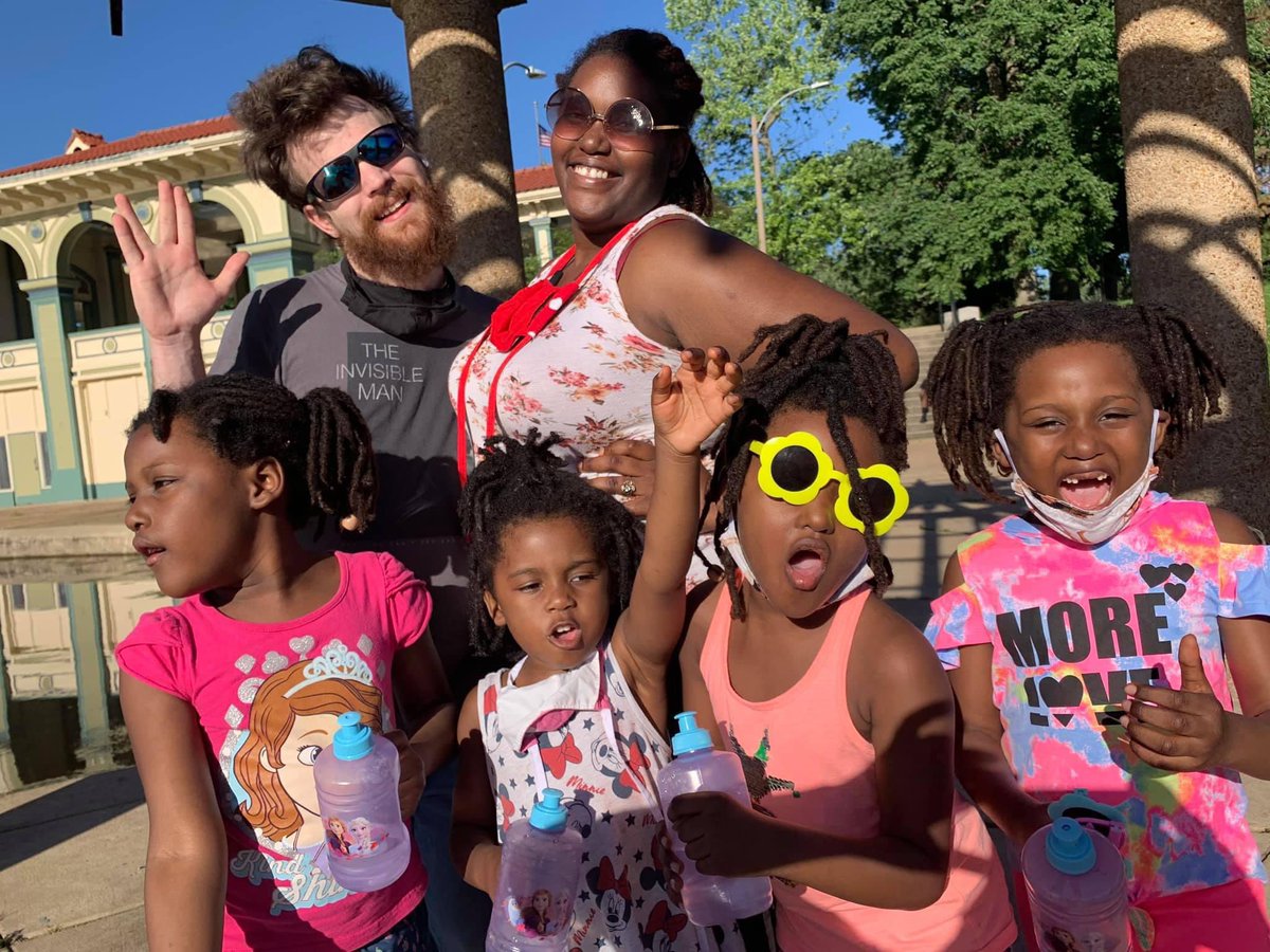 EMERGENCY HELP. My best friend of over 13 years had both her car &amp; house broken into within three days of each other. Her landlord does not care &amp; with being a mother of triplets &amp; a 4 year old... this is completely not ok. Please help/RT if you can. ❤️

gf.me/u/y2du3r