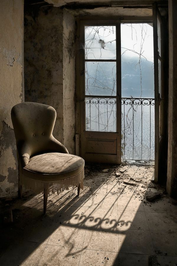 Abandoned places a thread;