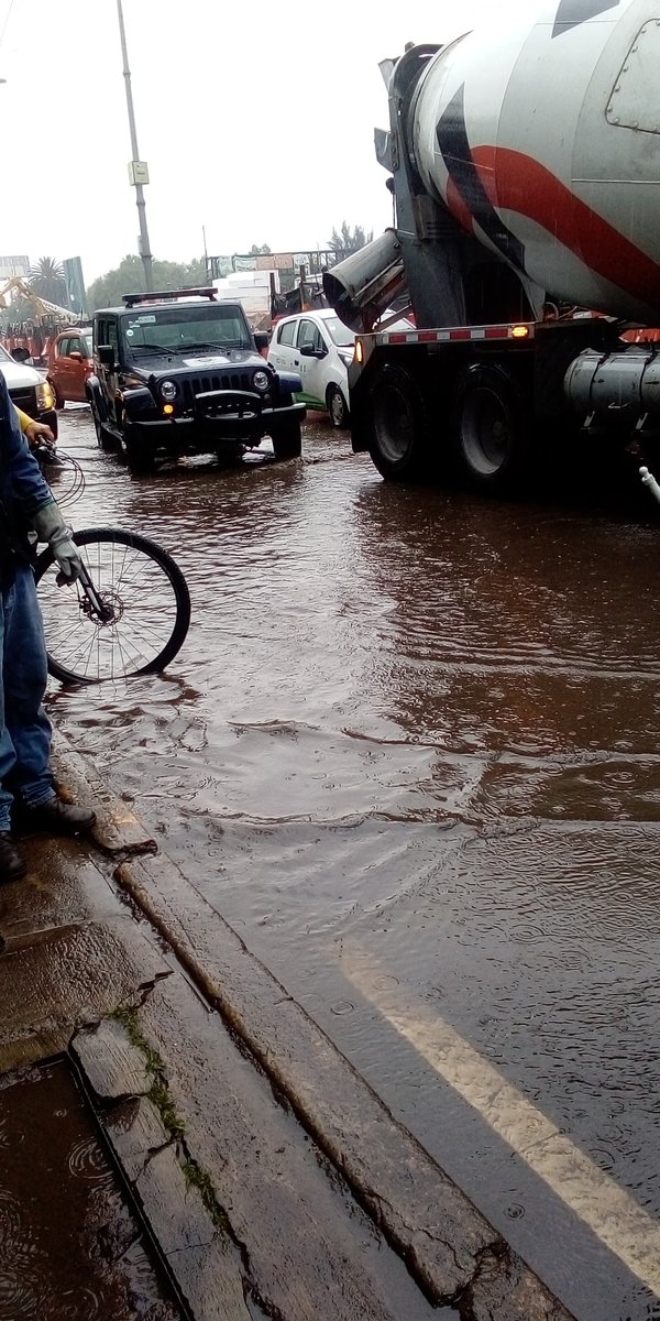 RodadasA's tweet photo. ¡V Rodada Axolotl!
Con la llegada de Tláloc en últimos días se ve que la tierra reclama su espacio. @Claudiashein el humedal no es artificial y de construirse el puente las inundaciones en esta zona aumentarán. 
#YoprefieroelHumedal
#YoprotejoelHumedal https://t.co/Psy05r8UHO