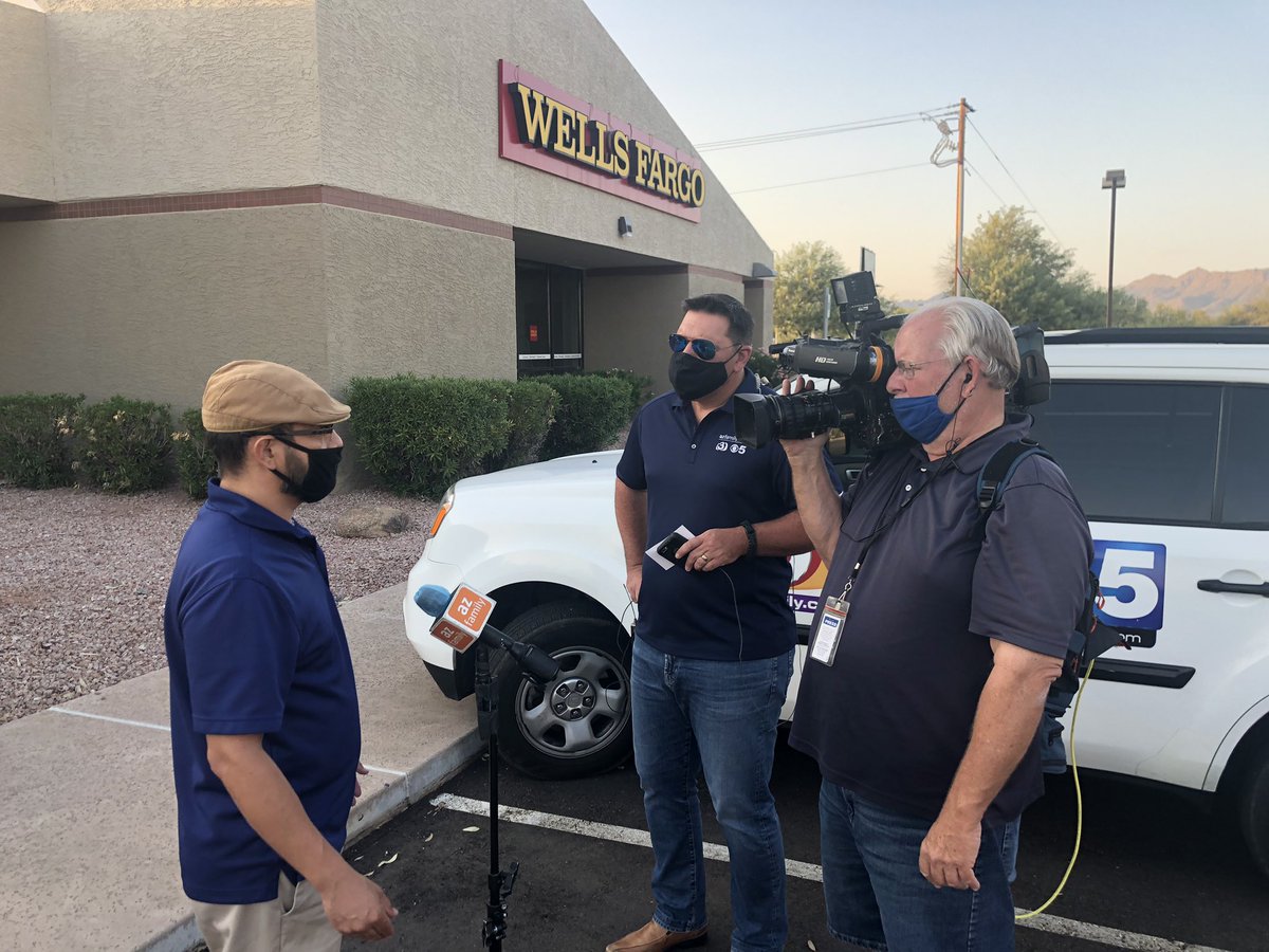 UnitedFoodBank's tweet photo. Tune in at 6:20 pm with @PaulHortonCBS5 on @azfamily to hear how we’re teaming up with @WellsFargo and @ApacheFood to distribute food for families in need in Apache Junction. #feedaz https://t.co/nY8nl25MOY