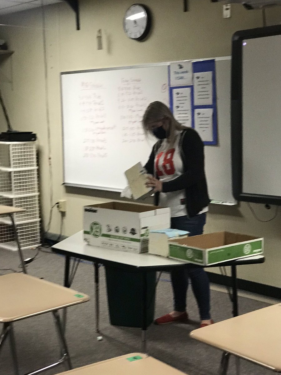 mrshayes6's tweet photo. Thanks to Mrs. Wilcoxen for checking in our “shipment” today! #socsowen #stemeveryday https://t.co/8JcPntIj2m