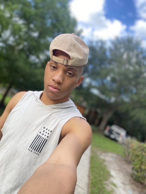 Feeling freshhh 💇🏽💈🥰 Any thoughts?? 🙈🙉 https://t.co/0DI1Ah5Qmu<a href="/tag/gayboy"class="tags"><span>#gayboy</span></a><a href="/tag/gayteen"class="tags"><span>#gayteen</span></a><a href="/tag/gay21"class="tags"><span>#gay21</span></a>