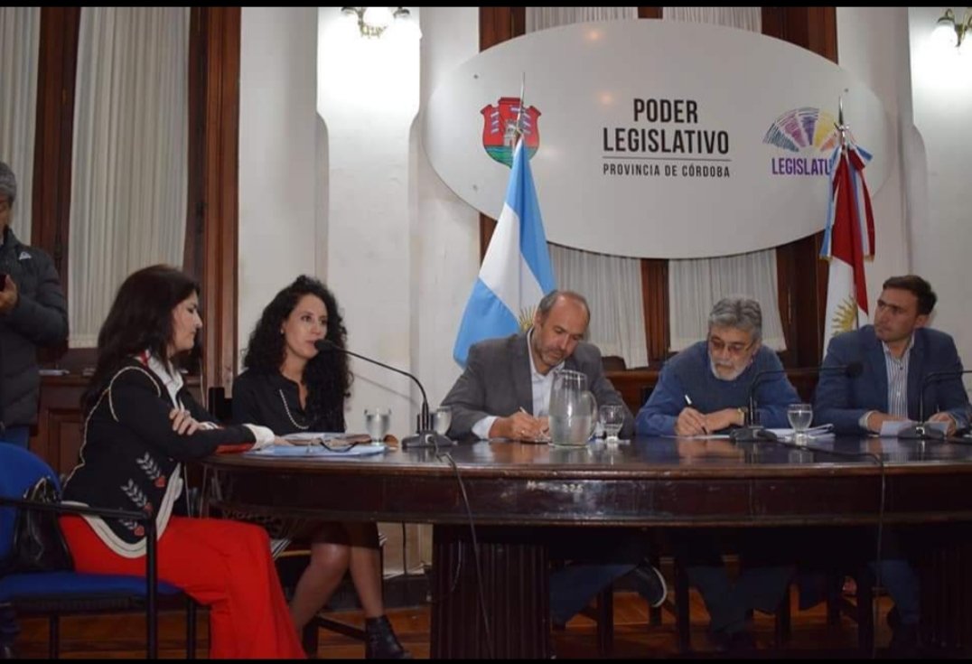 FeCACorOk's tweet photo. ♀️ Porque creemos que una democracia paritaria se logra, indep'temente del cambio de jugadores por jugadoras, con un genuino cambio de reglas de juego la #FeCACor conmemora el día nacional de los #derechospolíticosdelasmujeres y el día internacional contra la explotación sexual. https://t.co/5NvBu7fqlU