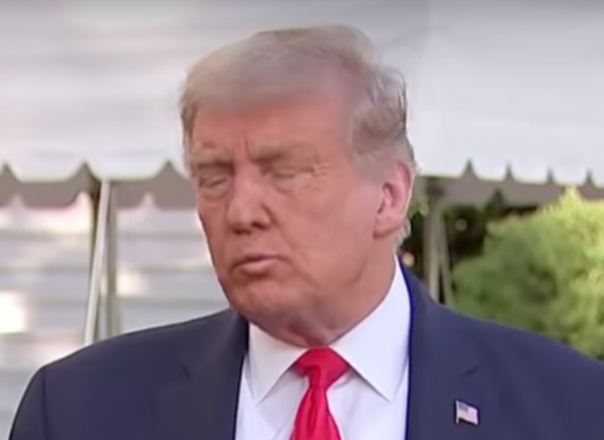 7/ Trump then displays a Forward Lip Purse, which signals a Clandestine plan or an Undisclosed Disagreement (partially or fully). Also note this is clustered with a prolonged blink, which amplifies the above finding.