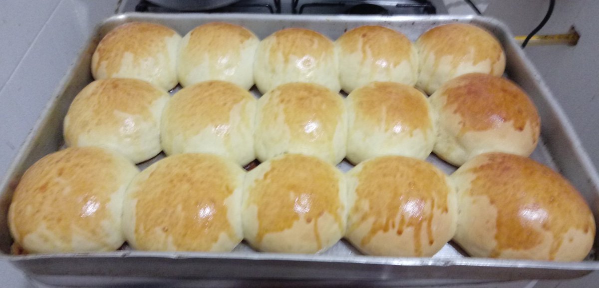 RPeterson2106's tweet photo. Saindo um pãozinho de batata quentinho.🍞🥔 #paodebatata https://t.co/KM5cQcj3et