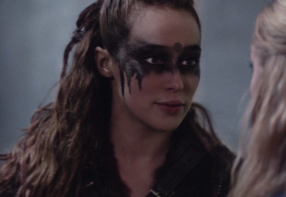 CassxDebnam's tweet photo. Traiganme a mi chiquita 
#WeWantLexa https://t.co/jYTOiJEZJm