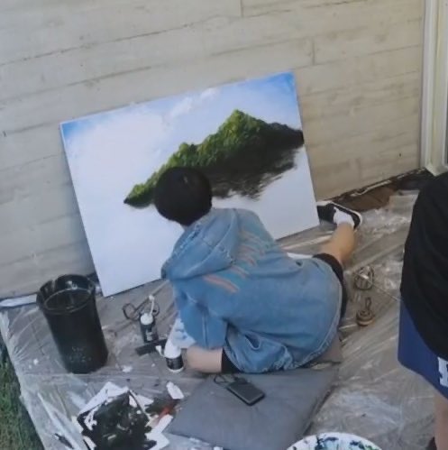 extraordinary. She felt that JK was already somewhat experienced painter by the way he painted the sky first and the way he preferred & only used particular type of brush. She said the coloring was very fresh yet contained just the right amount of density. (that he didn’t overly