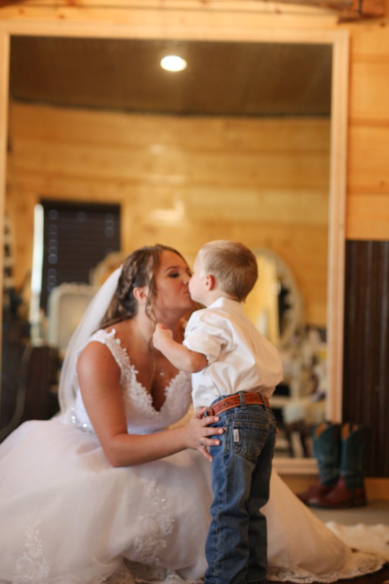 jennyynsheltonn's tweet photo. you will forever be my baby, I just need you to stop growing so fast!💙 #ForeverAShelton #Hunterman #bestdayever https://t.co/bfdj0aPx4J