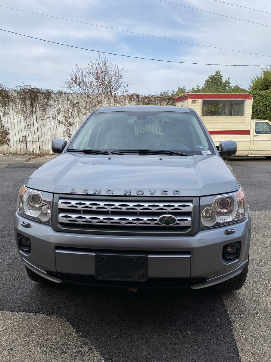 RadfordAuto's tweet photo. 2012 Land Rover 82k miles will be sold Monday, Sept 28 at 4:00! https://t.co/ETzeK6jjb6