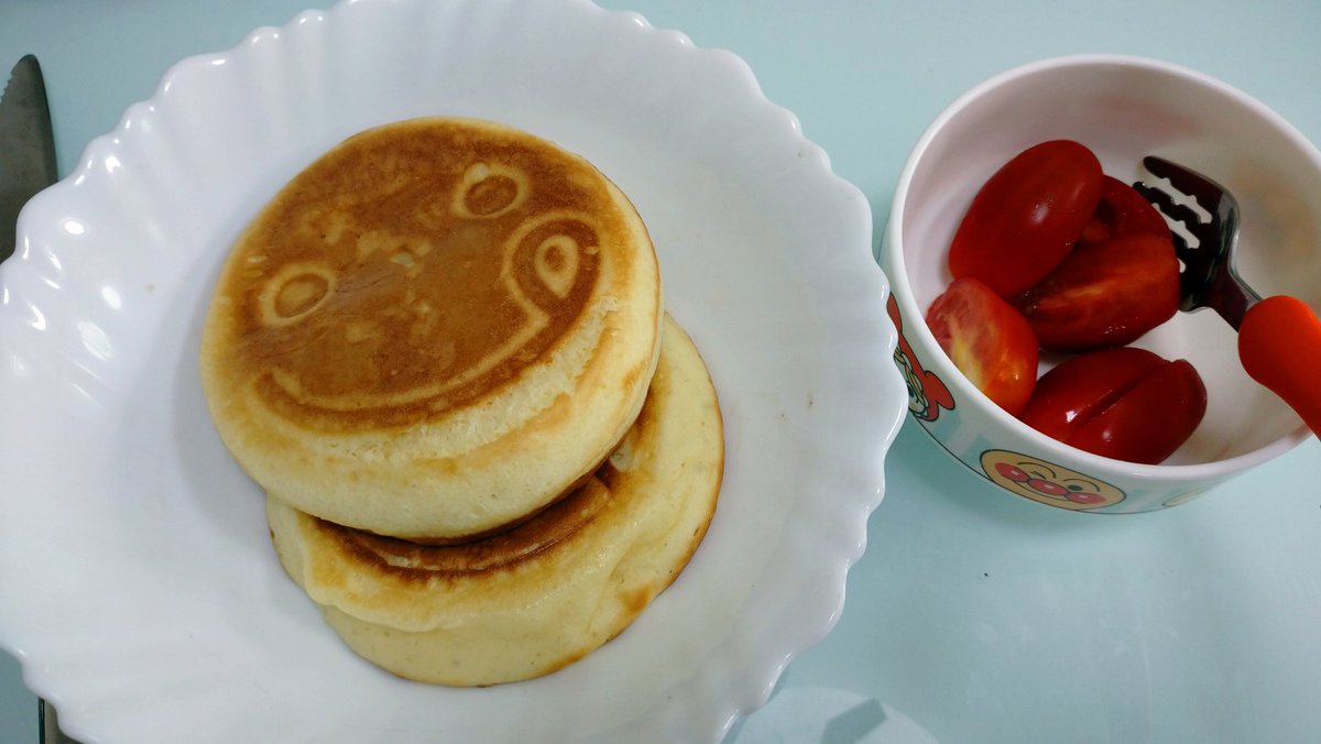 ねこ 5 2 3y9m大阪北摂 パンケーキ量産 といってもこれが5枚だけど