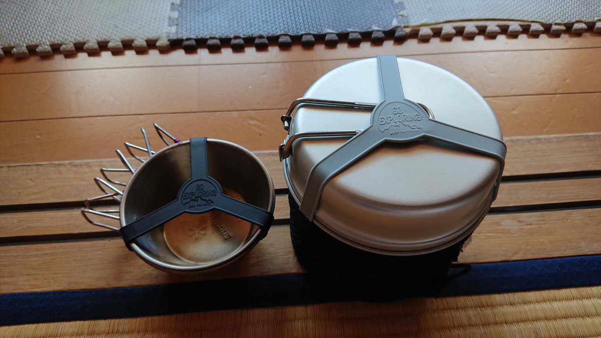 dskpost's tweet photo. 仕事前に100均レッツゴー！
針金とゴムバンド買ってきた！

できた！
#シェラカップ
#マグカップ
#スタッキング
#スノーピーク https://t.co/ty2pOZUMSg