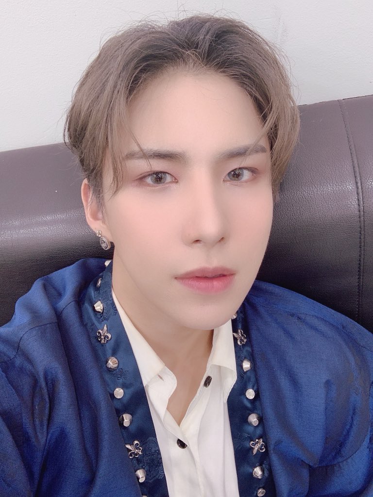 official_ACE7's tweet photo. [#에이스_와우]🤖

오늘 엠카도 기대해 주세요❤️🤭

#에이스 #ACE #초🌼ㅣ스 #CH🌼ice https://t.co/1B3PPhicMA