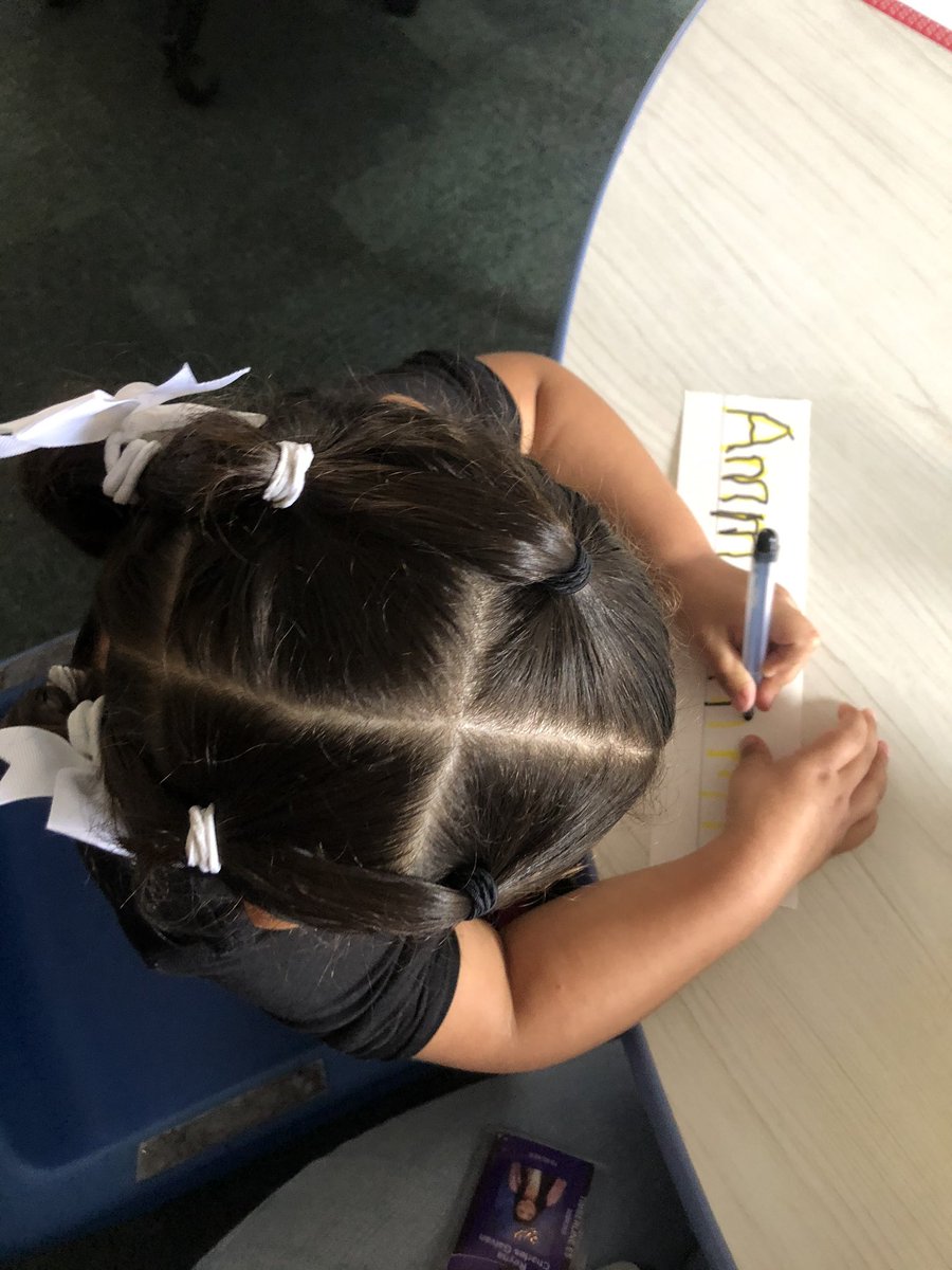 TESCharlesGalv's tweet photo. On Wednesdays we write our names! #TESleads #TigerPride https://t.co/JR2CwpP34u