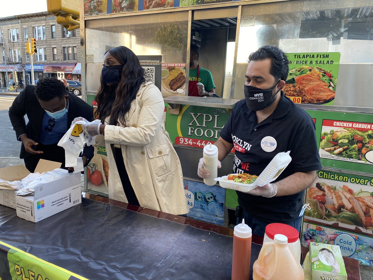EmergeBrooklyn's tweet photo. Shout out to @CMFarahLouis for volunteering at our event #ComeBreakBreadWithUs https://t.co/zsCjjOJd2V