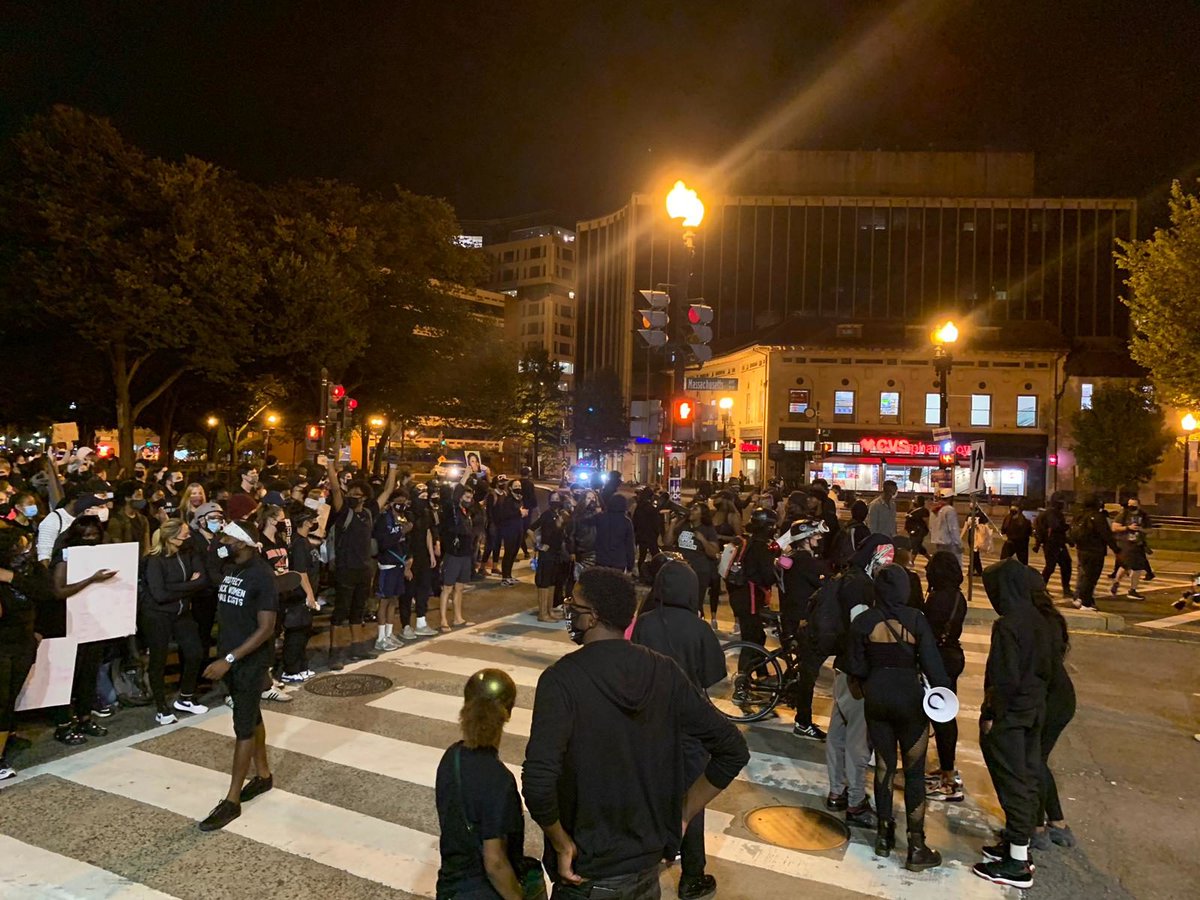 DCist's tweet photo. Hundreds of people in D.C. are protesting the grand jury ruling in the murder of Breonna Taylor. https://t.co/Td9nnBh1w8

📸: @deedwyerjonts https://t.co/use3RrZG7m