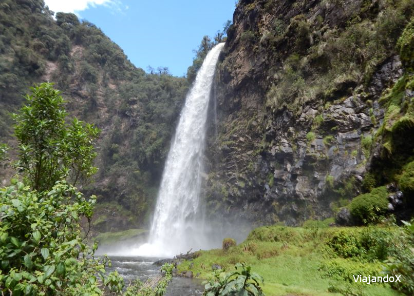 viajandox's tweet photo. El río Pita nace de los deshielos del Volcán Cotopaxi. En su trayecto forma innumerables cascadas pequeñas y grandes como Cóndor Machay, palabra quichua que significa Nido de Cóndor. 

Full days 🔗 https://t.co/oZfcaPkOIu

#CondorMachay #Sangolqui #Ecuador https://t.co/DVUXqPFWqw