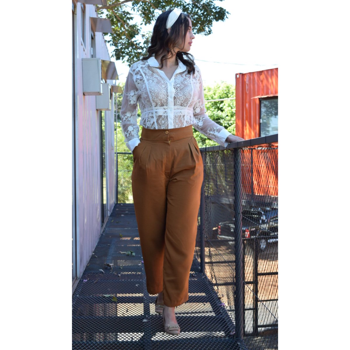 Amigosss! Hace poco iniciamos un pequeño emprendimiento de TODO tipo de ropas de segunda mano, maquillajes, accesorios, perfumes, etc, en buenísimo estado! Pasen a dar una vuelta y vean las cosas que tenemos🤩 Su RT también sería de mucha ayuda 😜