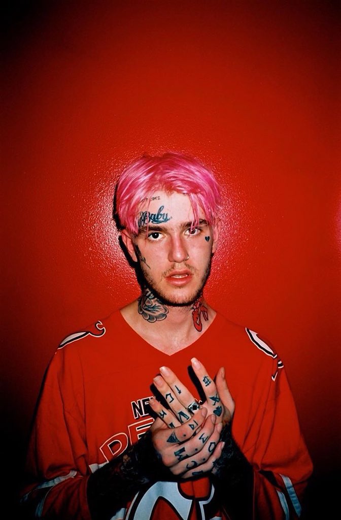 LilPeepCharts's tweet photo. ATTENTION PEEPERS!

Hours before the release of the album “HELLBOY” we're going to trend a hashtag, but the tag will not be #HELLBOY. We'll inform you the correct tag hours before the release.

— RT this to reach more people! https://t.co/TOFgf6wJO7