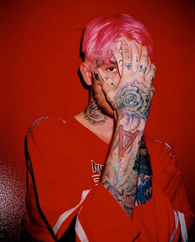 LilPeepCharts's tweet photo. ATTENTION PEEPERS!

Hours before the release of the album “HELLBOY” we're going to trend a hashtag, but the tag will not be #HELLBOY. We'll inform you the correct tag hours before the release.

— RT this to reach more people! https://t.co/TOFgf6wJO7