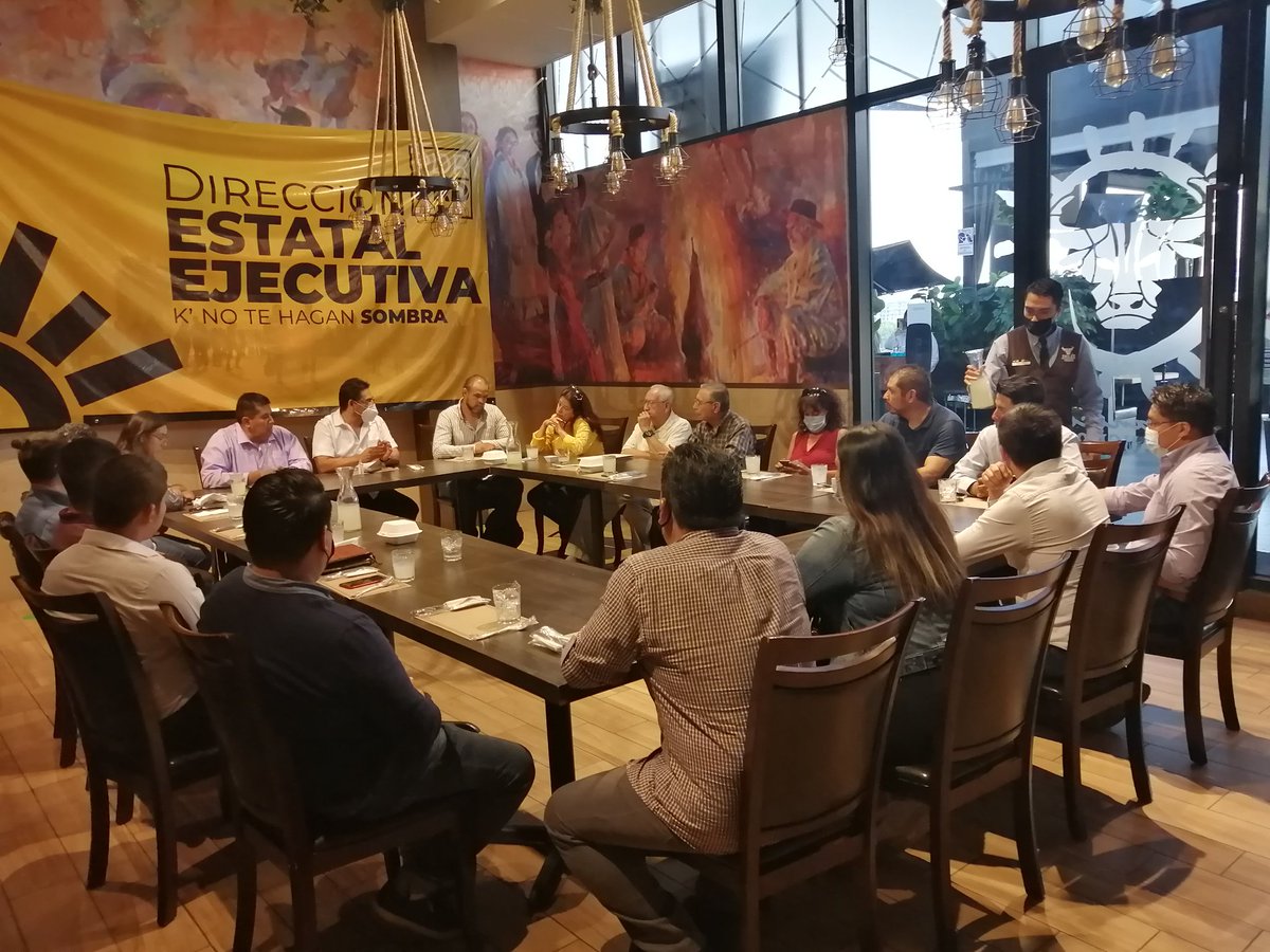 EspinosaHusai's tweet image. Reunión, con los representantes distritales, acompañados del presidente estatal @OmarSarabiaE
#poderprd