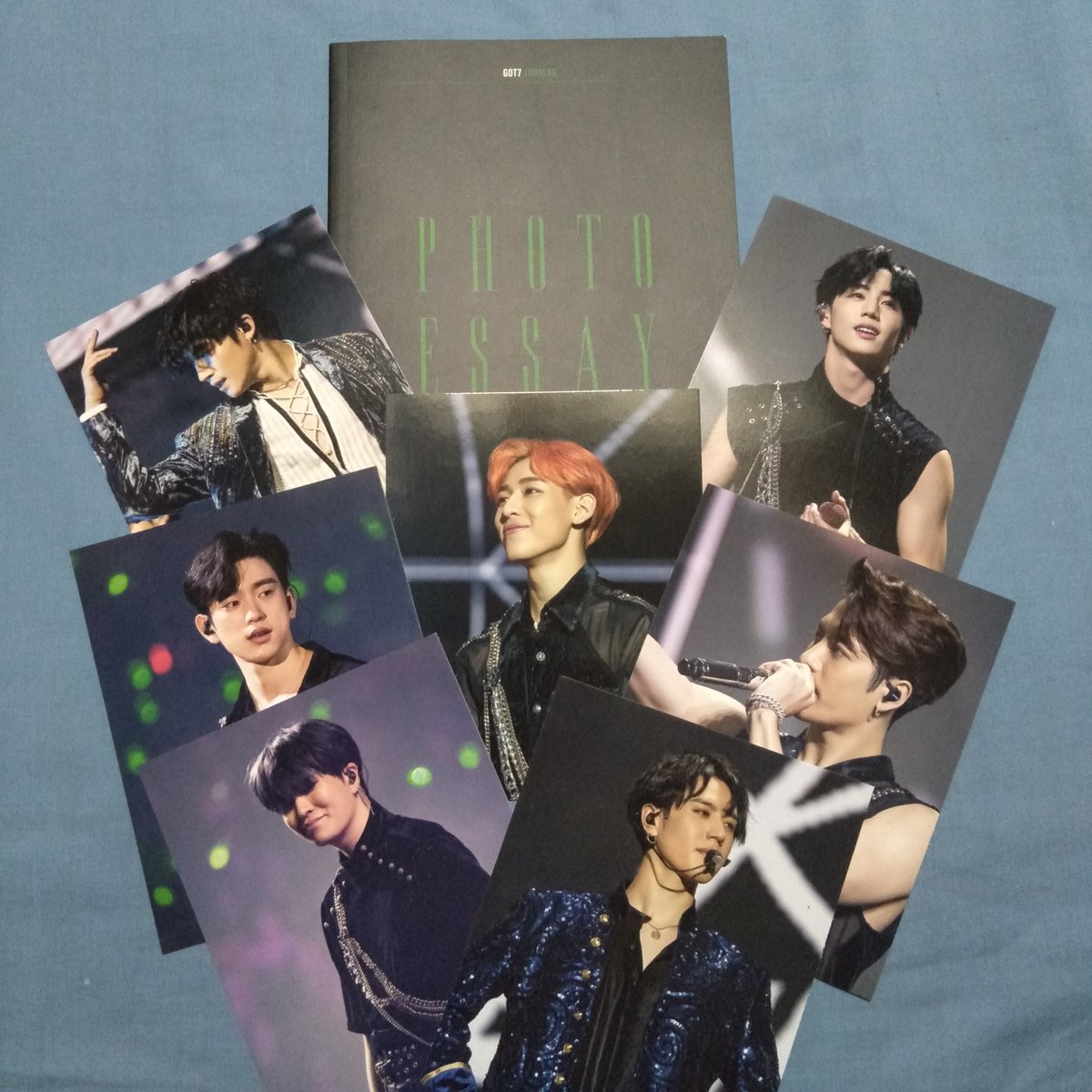 markbeombeom's tweet photo. I received this today 😭😍
Thank you @HammerOfficial7 for these and for organizing the event 🤘💚
#TIMARS
#GOT7
@GOT7Official https://t.co/DtOLD7MPpx
