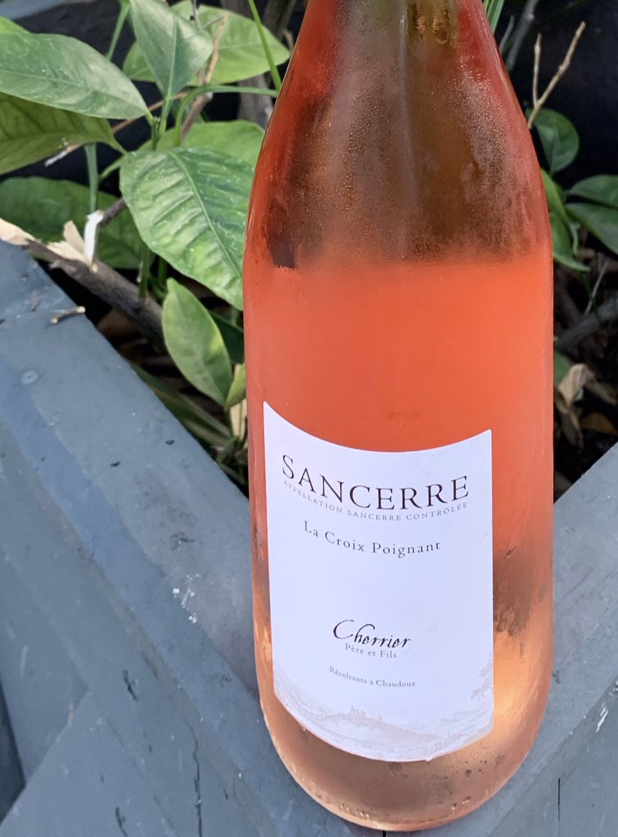 barbrix's tweet image. Come drink this (or add it to your take out order!) Sancerre rosé La Croix Poignant '18: Fresh and bone dry, aromatic with rose petal, cranberry, red grapefruit and spicy acidity. Delicious….