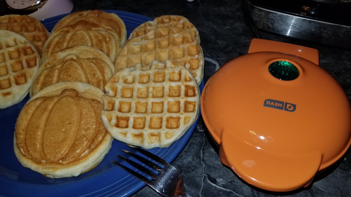 nibblesbakery's tweet image. Omg these are sooooo cute!
#foodie #waffles #miniwafflemaker #target