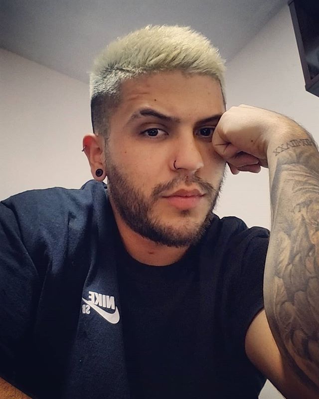 Debo confesar que este es mi amor platónico, hasta donde se es hetero, pero es una recontrachimba....