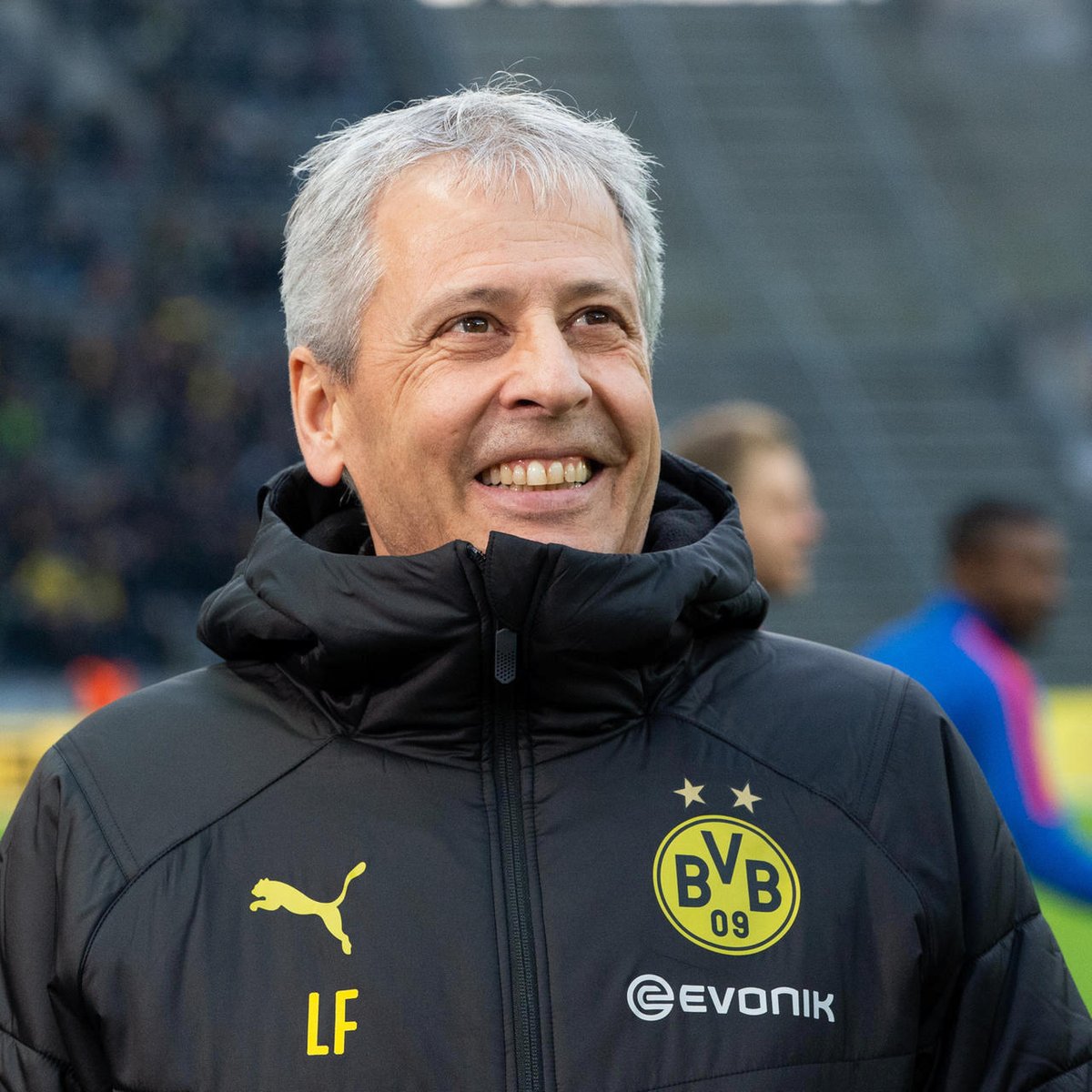 The team is a great mix of talent and experience. Used in the right way it can, at least in  #FM20, be really successful. Favre tried different tactics to balance the team. In the end he mostly used a 4-3-3, which he adapted depending on the situation. [ #BVB]