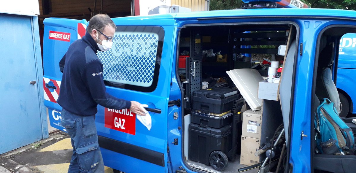 Respect des gestes barrières, port du masque,désinfection du véhicule...Merci à toi Geoffrey d'être autant impliqué pour sécuriser au maximum tes collègues #GRDF#fiertégazière