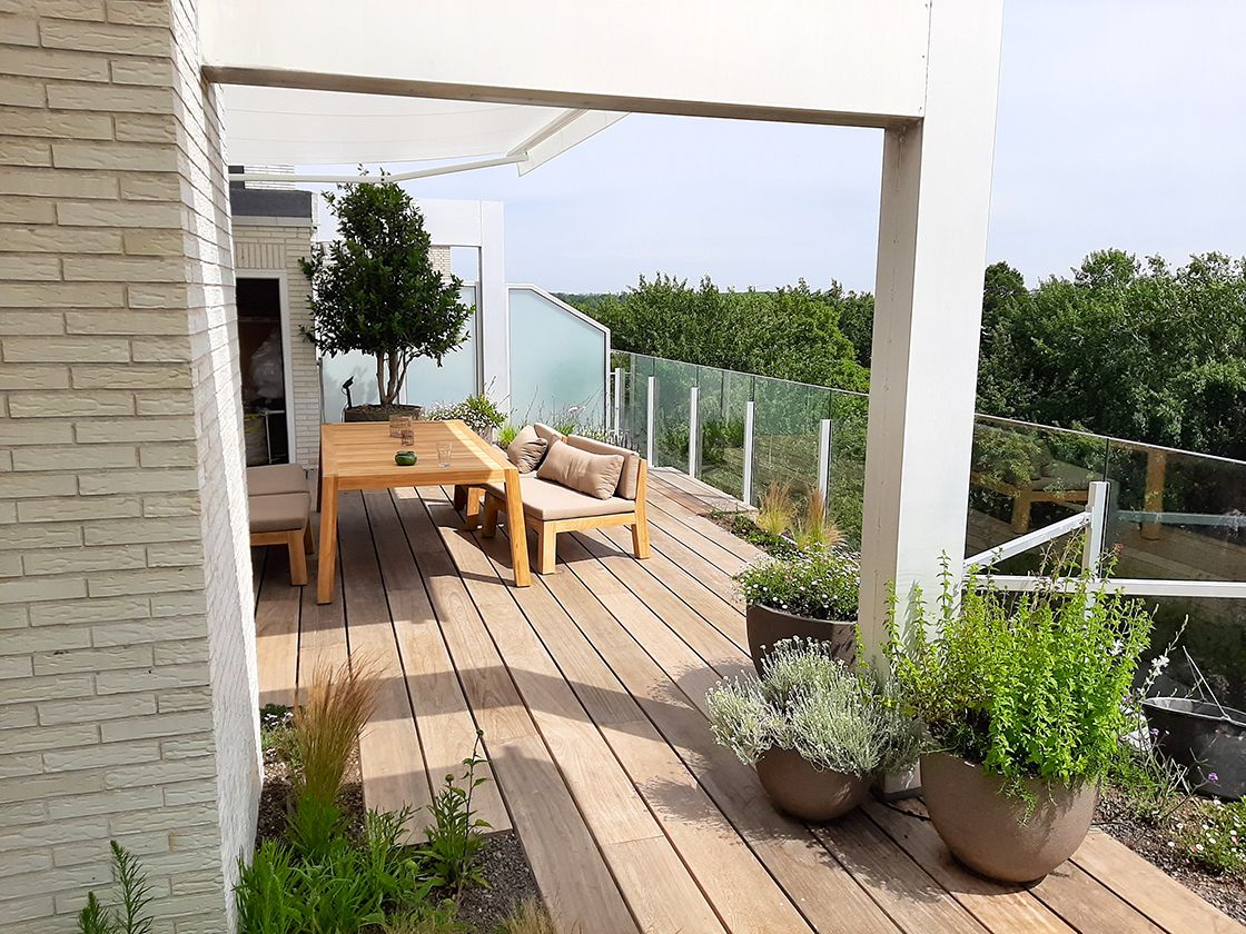 Canopy_groendak's tweet photo. Met een beetje creativiteit kunnen terras en groendak perfect hand in hand gaan en elkaar zelfs verterken.#dakterras #groendak
https://t.co/yTHN78GJ2m https://t.co/3e2FjjctPd