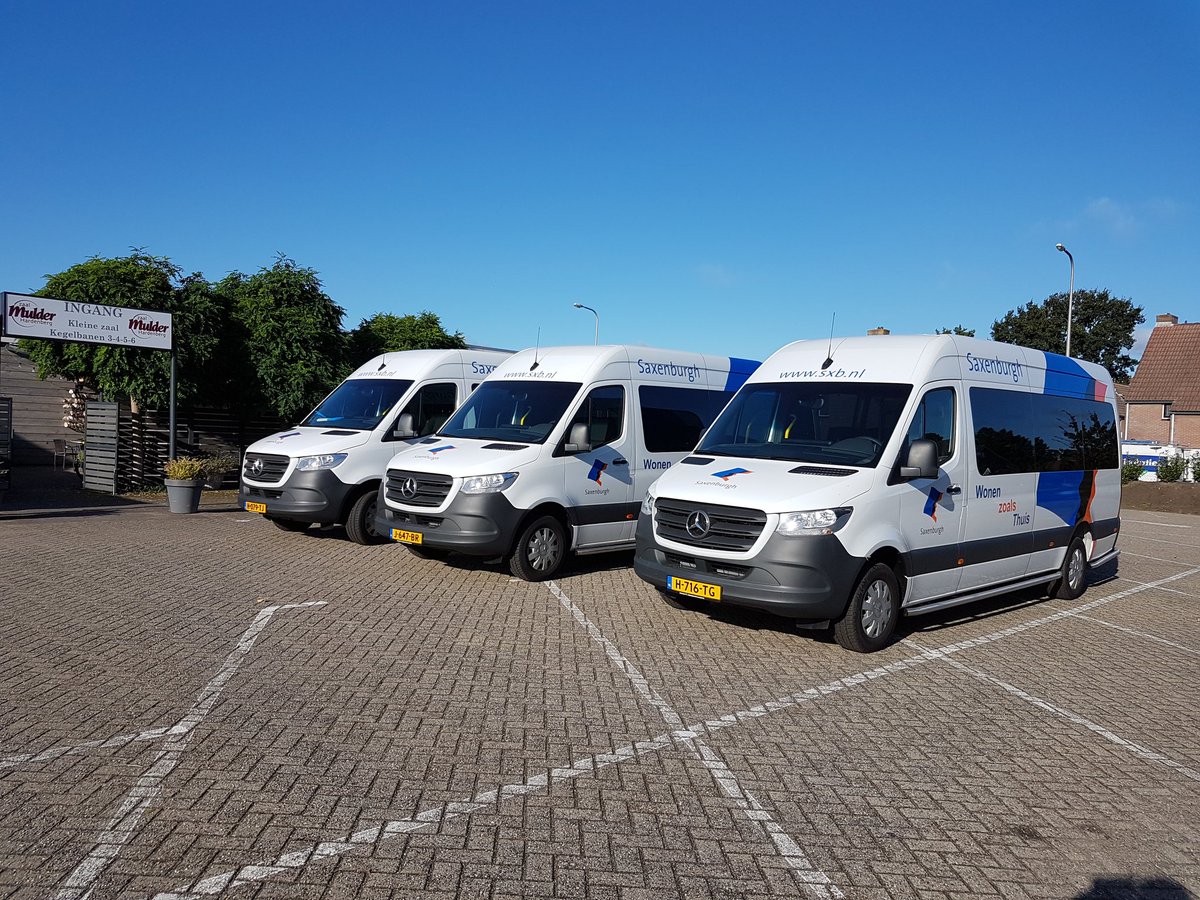 AadatSXB's tweet image. Met dank aan @AutoCombi krijgen alle chauffeurs van de splinternieuwe #rolstoelbussen @SaxenburghGroep door @VastisBeter een dag instructie. Bij #ZaalMulder #Hardenberg een dagje #theorie en #praktijk bijspijkeren en meteen een mooi stukje #teambuilding...