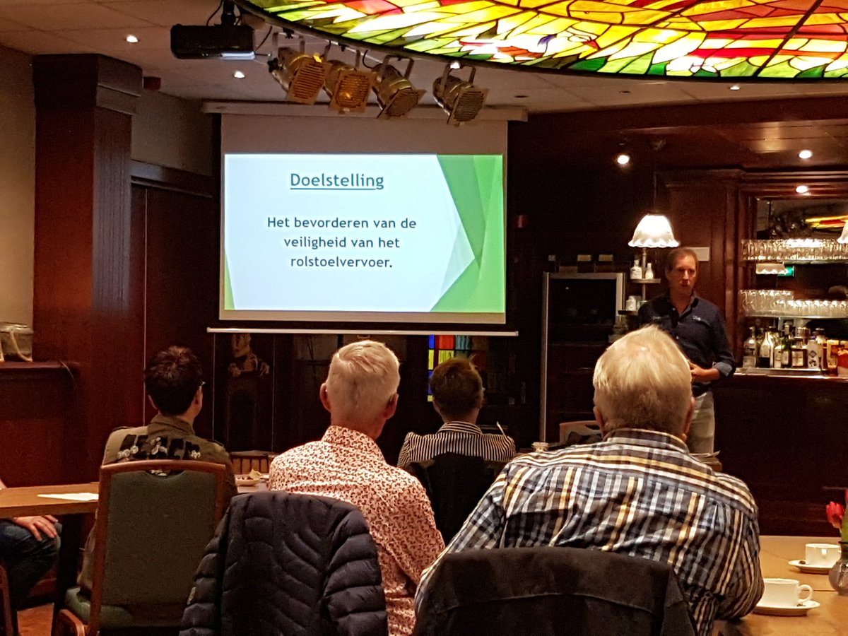 AadatSXB's tweet image. Met dank aan @AutoCombi krijgen alle chauffeurs van de splinternieuwe #rolstoelbussen @SaxenburghGroep door @VastisBeter een dag instructie. Bij #ZaalMulder #Hardenberg een dagje #theorie en #praktijk bijspijkeren en meteen een mooi stukje #teambuilding...