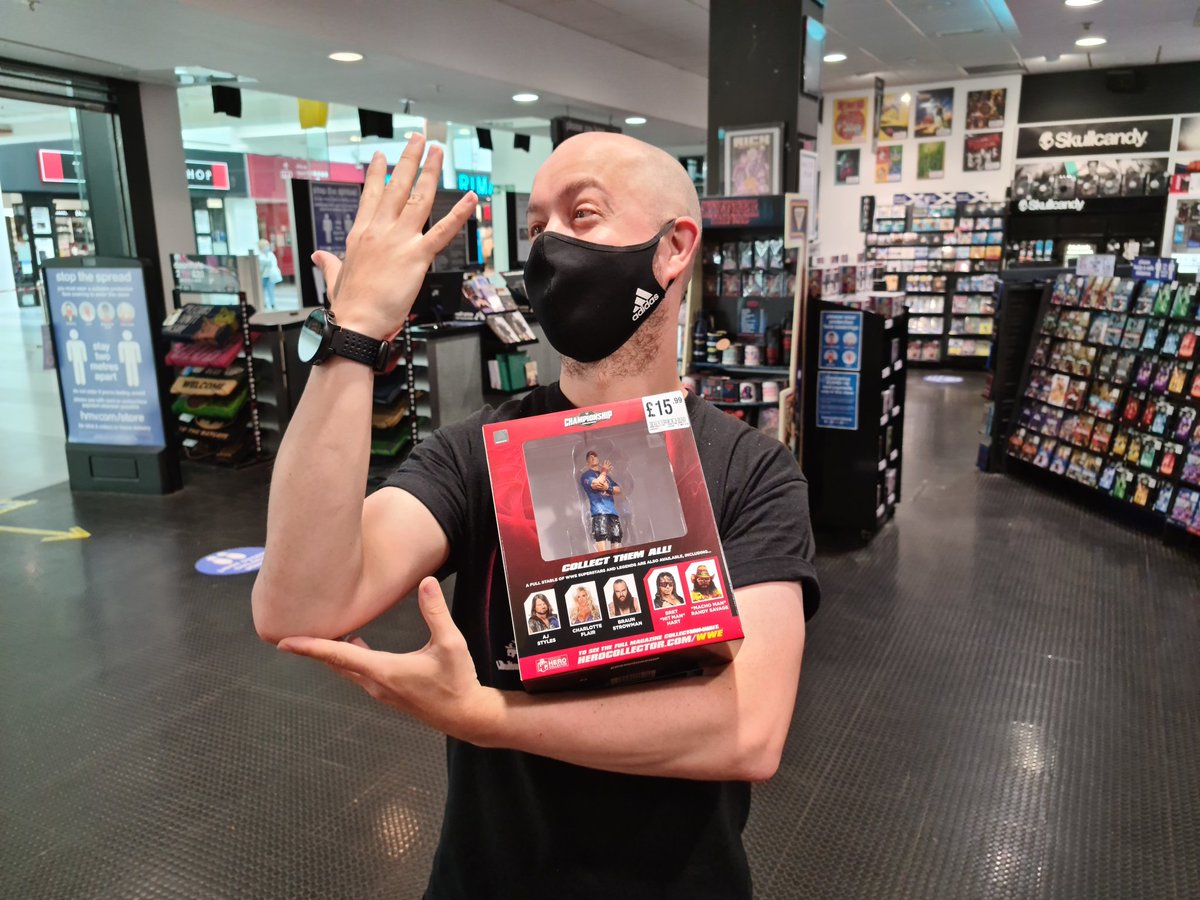 For some reason Tinney seems attached to this empty box? 😁

#WWE #YouCantSeeMe #JohnCena <a href="/JohnCena/">John Cena</a>