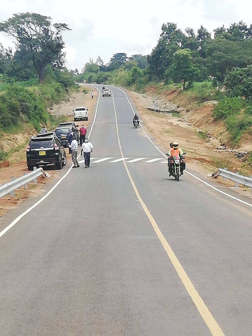 KeRRA_Ke's tweet photo. End of defects liability period inspection of Lwakhakha-Korosiondet-Tulienge Sirisia-Namwela-Chwele Roads in Bungoma County. 
#ConnectingDevolvedKenya. https://t.co/VnPVwNCMFP