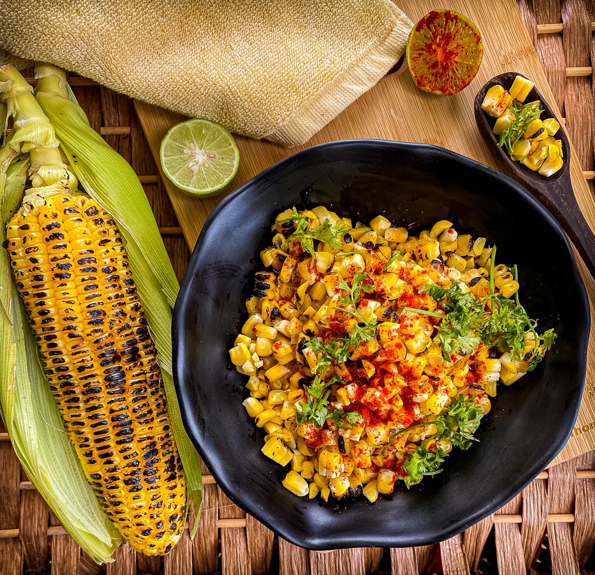 PSILoveLife's tweet photo. Can you say no to such tempting roasted masala corn 🌽 🌽🌽

#cornonthecob #bhutta #corn #healthysnacks https://t.co/7G6PDypZHw