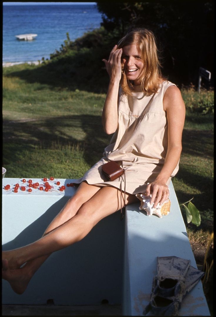 Ela era uma mulher incrível, com um coração enorme e gentil! 
happy birthday, linda mccartney 