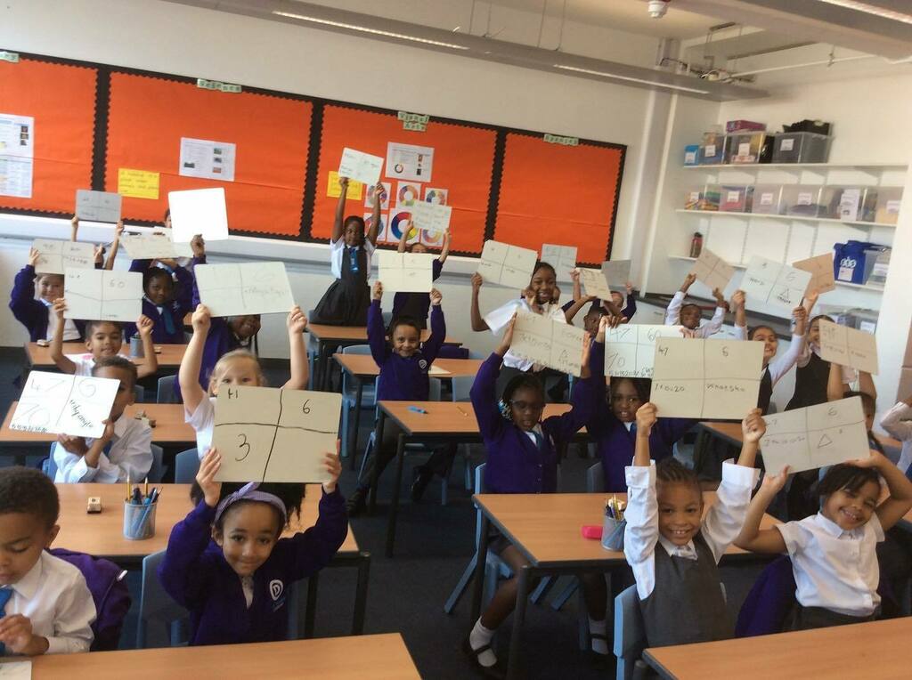 1DegreeAcademy's tweet image. Great effort from Wolves class! Check out how proud they are to share their maths ‘do now.’ Super scholars! #maths #donow #scholarships #wolves
