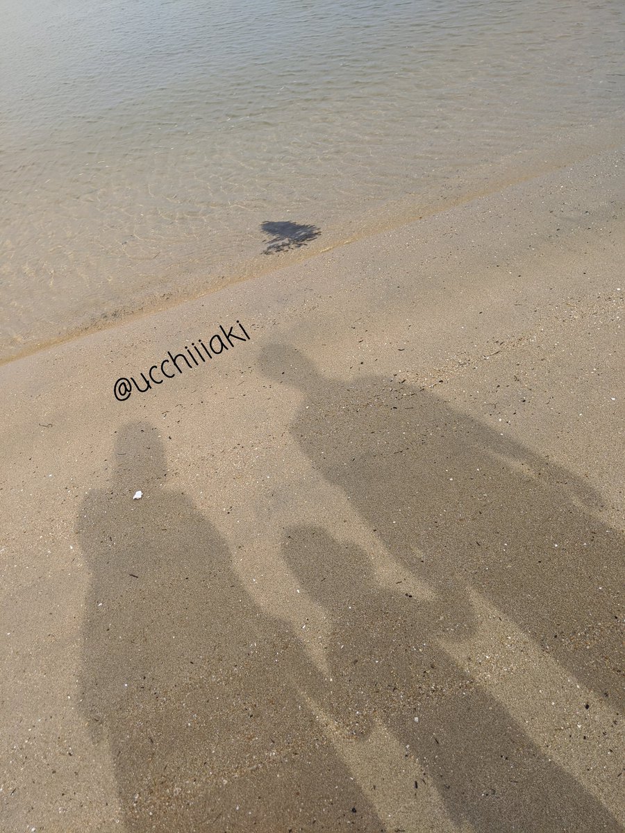 9月24日旦那と結婚3年目を迎えました- ̗̀ ♡  ̖́-
1枚目良い写真撮ろうとしてタイマー掛けたものの娘に逃げられてシャッター切った写真私たちらしい🤭💗
これからもぶつかり合いながらもよろしくね！！！！！！