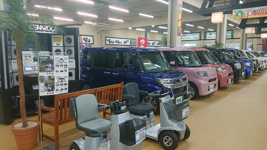 鹿児島azスーパーの広さは 車検も洗車も車販売も品揃えが半端ない