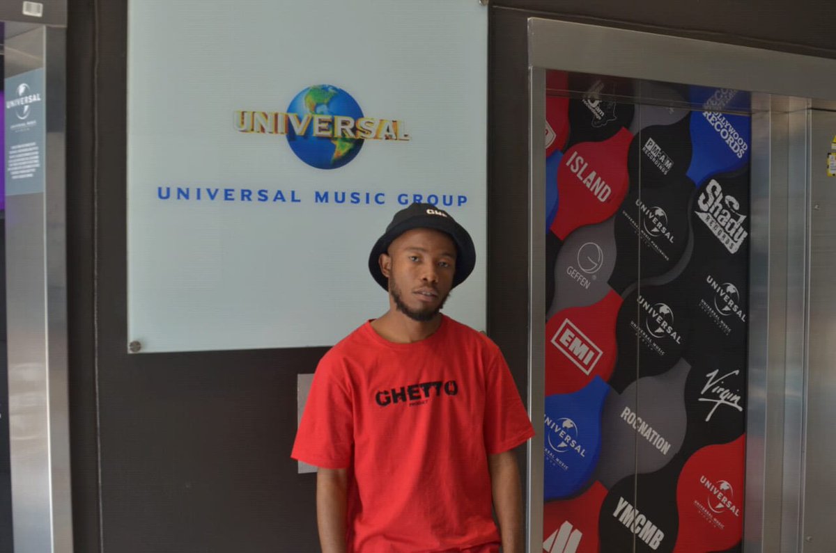 GhettoProduct_'s tweet image. Frame 1 or Two

#BackFront 
#GhettoProduct