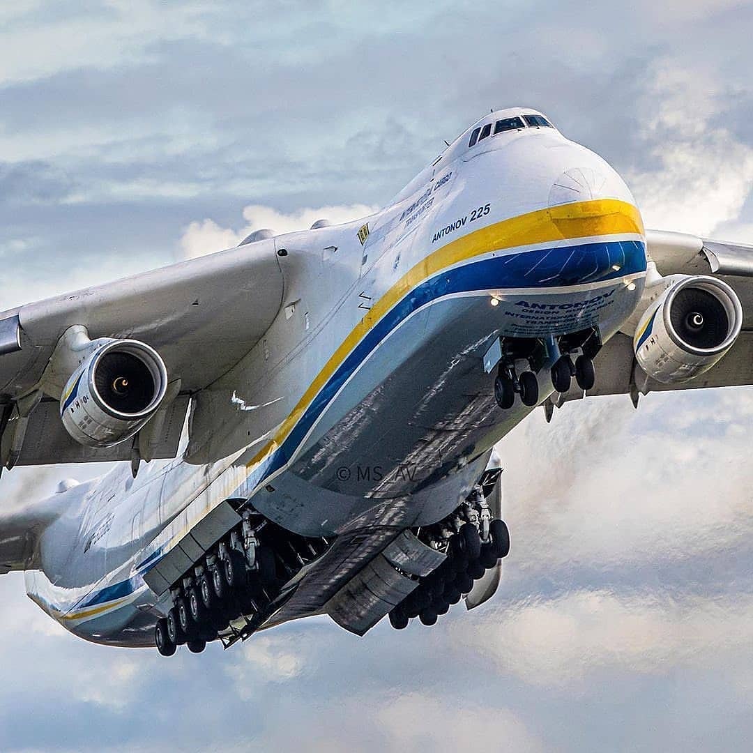 If you are #aircraft lovers then comment "YES" below and stay with us...
Like retweet and let us know your passion with it....
#Antonov-225 #instaplane #instaaviation #megaplane https://t.co/2RfncpmtHL
