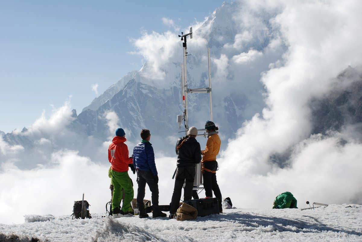 Importantly, we need more and better measurements in the region of growing glaciers. Almost no data exists there, which makes our knowledge of the region, and model studies such as ours, quite uncertain. 12/15