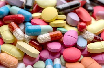 Most prescribed drugs come with an inner leaflet clarifying the their; 1. Uses2. Contraindications 3. Interactions 4. Adverse reactions &5. Warnings/precautions If in doubt, always read that leaflet carefully especially these 5 items.A thread {Share for awareness}