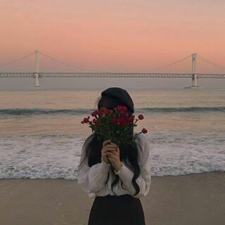 HibaraChan02's tweet photo. اخفاء الوجه بالورود 🌼🌻 https://t.co/3LAO5CCECI