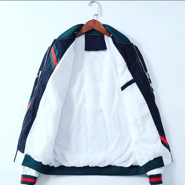 MAISONLUXEGATE's tweet photo. DISPONIBLE SUR NOTRE BOUTIQUE,
https://t.co/CF2GWrheZu 
Utiliser le code promo SOLDE20 pour avoir 10% de réduction. https://t.co/gUcHZZhWZS