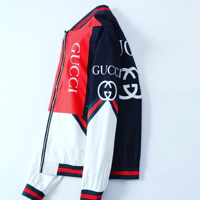MAISONLUXEGATE's tweet photo. DISPONIBLE SUR NOTRE BOUTIQUE,
https://t.co/CF2GWrheZu 
Utiliser le code promo SOLDE20 pour avoir 10% de réduction. https://t.co/gUcHZZhWZS