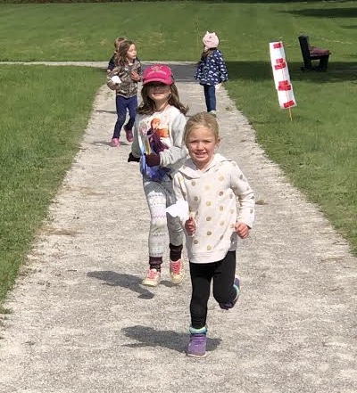 SouthSimcoePS's tweet photo. Good morning @TownofBWG @townofinnisfil! Mix of sun and clouds with chance of showers this afternoon. High 24. Humidex 27. #CutenessAlert! Kindergarten students at Hon Earl Rowe PS recently took part in the #GlobalTorchRun for @SOOntario! @HER73739231
@torchrunontario https://t.co/FSVlXU6RWv