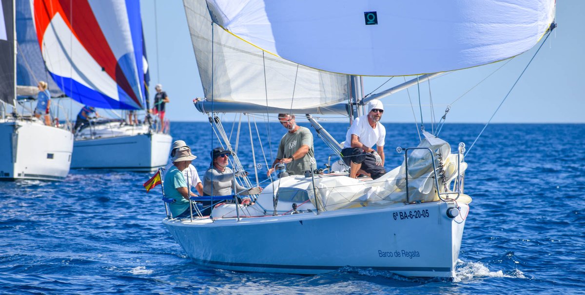 IEmporda's tweet photo. Reviu tota l'emoció de la Fase 1 de la #iemporda2020 disputada a @MarinaEmpuria Club Vela Golfus @RosesGEN i @PortRoses i recorda: dissabte tornem a navegar! #regates2020 #visitempuriabrava #visitroses https://t.co/0PpePKh8u4